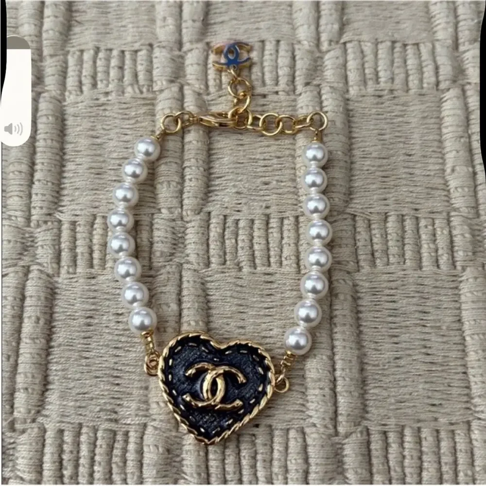 CHANEL Pearl & Denim Blue CC Heart Bracelet - Picture 3 of 13